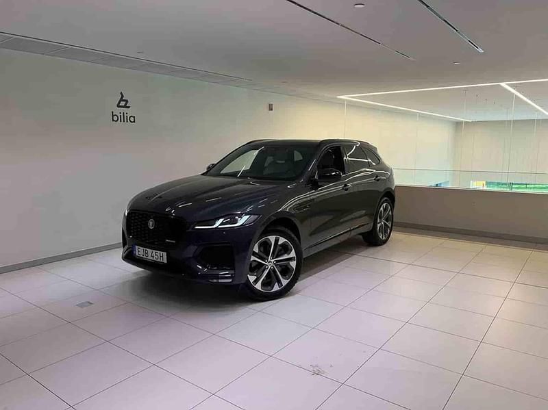 Grå Begagnad 2023 Jaguar F-Pace R-Dynamic SUV | 699 000 kr (Bra pris) - Bild 1/1