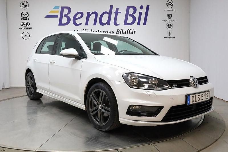 Vit Begagnad 2014 VW Golf VII R-line Halvkombi | 139 500 kr (Dyr) - Bild 1/3