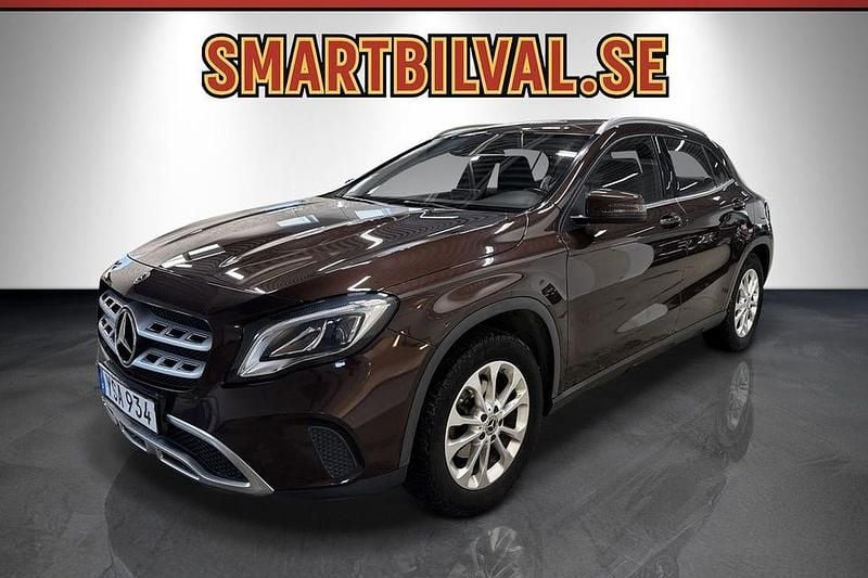 Begagnad Mercedes GLA180 109 HK (80 kW) 2018 Brun SUV