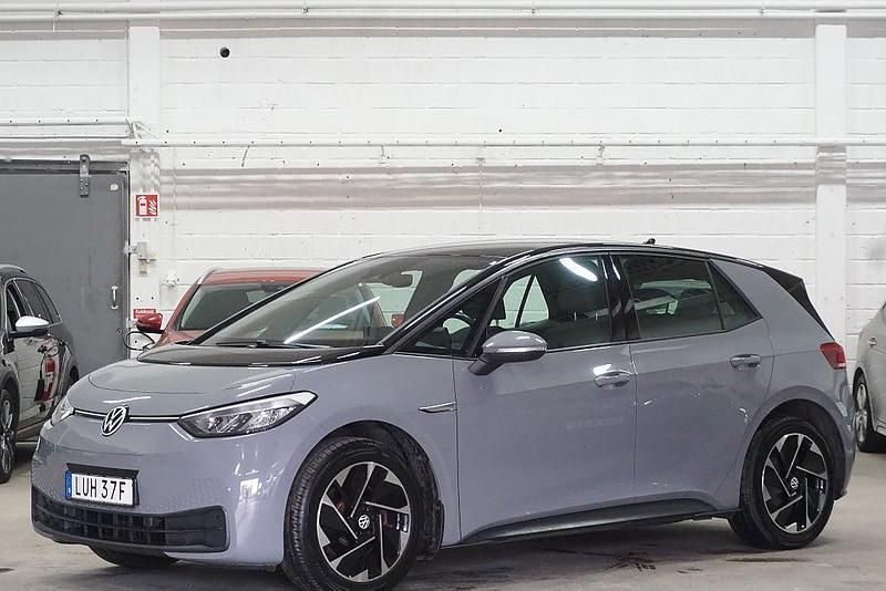 Grå Begagnad 2022 VW ID.3 Pro Performance Halvkombi | 254 900 kr (Marknadspris) - Bild 1/4