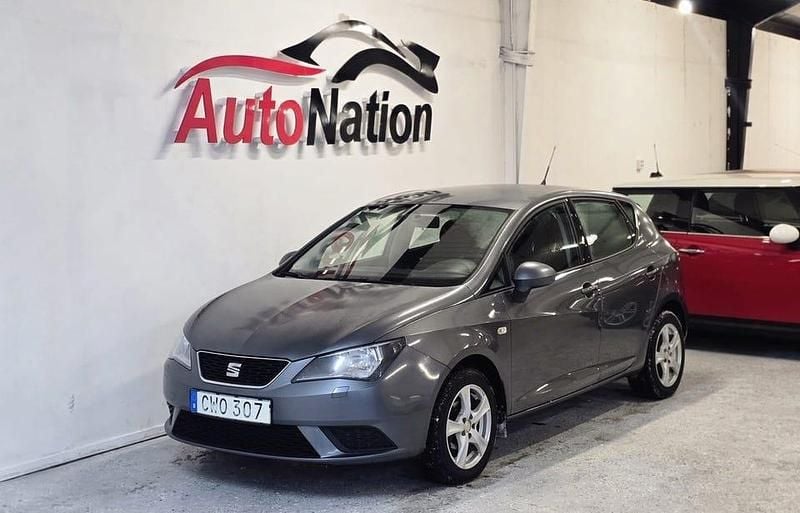 Grå Begagnad 2014 Seat Ibiza Style Halvkombi | 39 900 kr (Marknadspris) - Bild 1/4