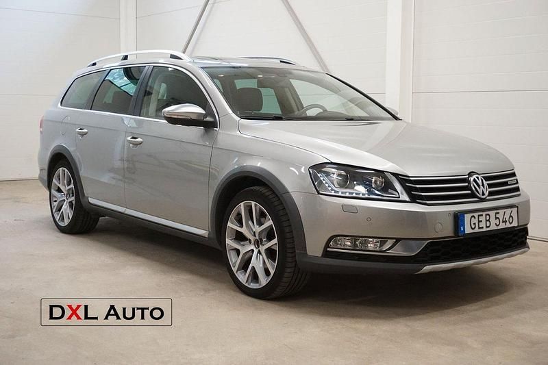 Silver Begagnad 2015 VW Passat Alltrack Kombi | 129 900 kr (Bra pris) - Bild 1/4