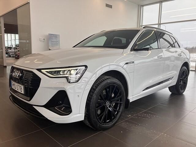 Vit Begagnad 2022 Audi e-tron Advanced SUV | 459 900 kr (Lite dyr) - Bild 1/4