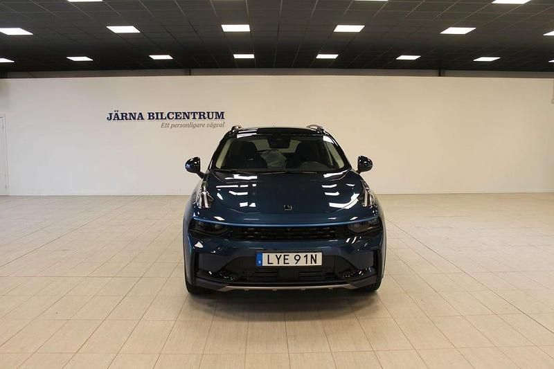 Begagnad Lynk & Co 01 261 HK (191 kW) 2022 Blå SUV