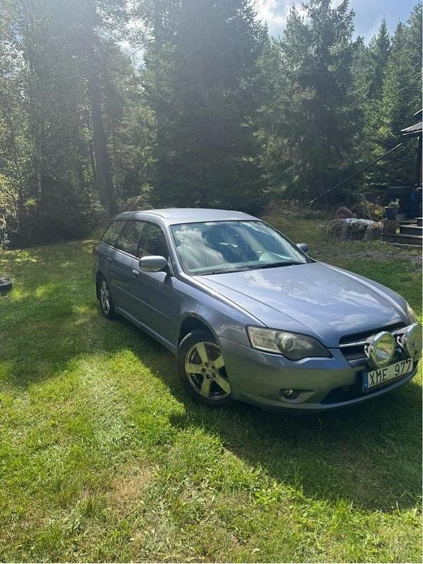 Grå Begagnad 2006 Subaru Legacy Kombi | 16 000 kr (Superpris) - Bild 1/4