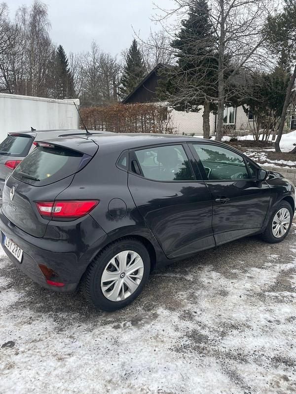 Begagnad Renault Clio IV 73 HK (53 kW) 2015