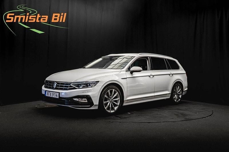 Vit Begagnad 2022 VW Passat R-line Kombi | 298 900 kr - Bild 1/3