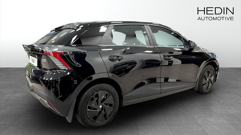 Begagnad MG MG4 EV Luxury 150 kW (204 HK) 2022 Svart Halvkombi
