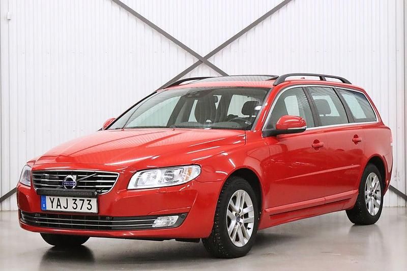 Begagnad Volvo V70 Momentum 150 HK (110 kW) 2015 Röd Kombi