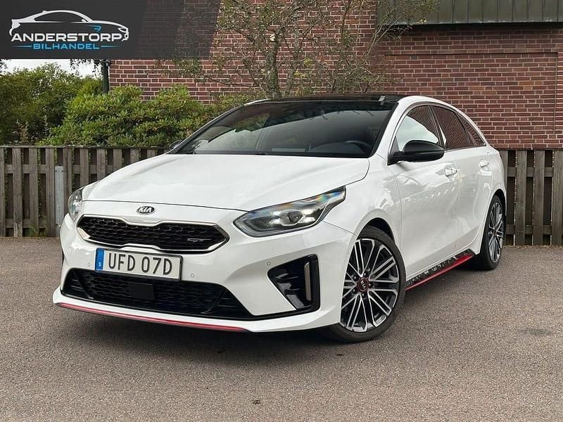 Vit Begagnad 2020 Kia ProCeed GT Halvkombi | 189 900 kr (Marknadspris) - Bild 1/4