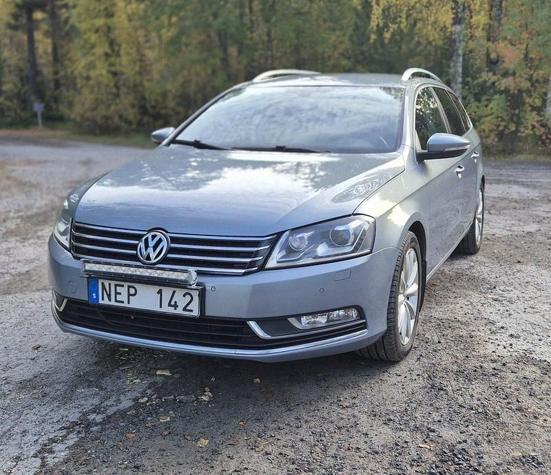 Grå Begagnad 2013 VW Passat Kombi | 60 000 kr (Bra pris) - Bild 1/4