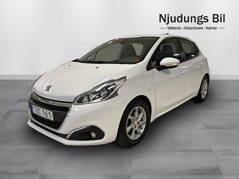 Vit Begagnad 2018 Peugeot 208 Halvkombi | 79 900 kr (Marknadspris) - Bild 1/4