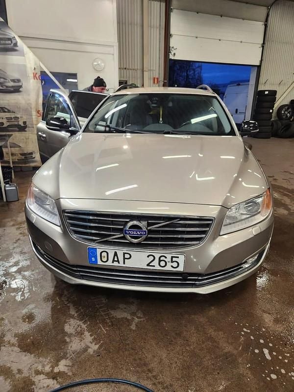 Begagnad 2014 Volvo V70 Kombi | 125 000 kr (Marknadspris) - Bild 1/4