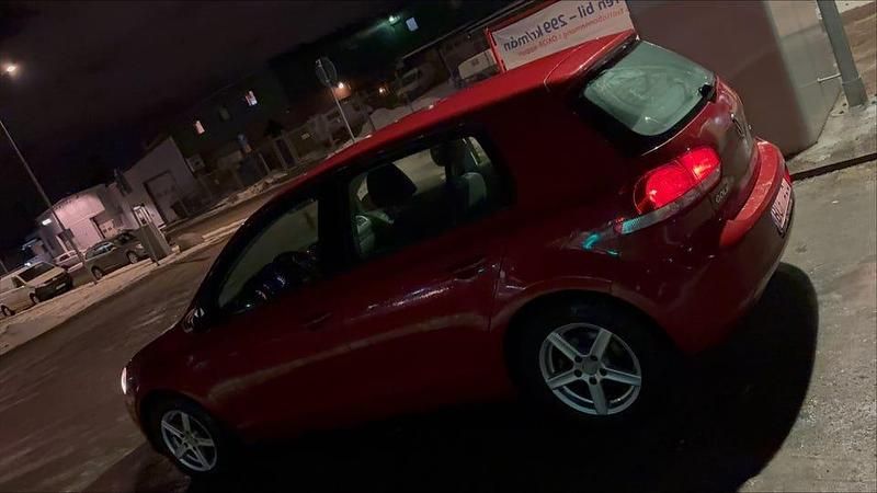 Begagnad VW Golf VI 102 HK (75 kW) 2011 Halvkombi