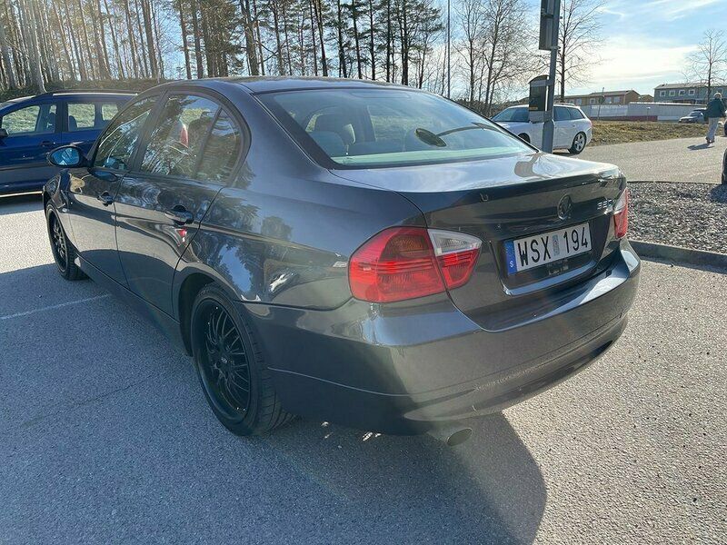 Begagnad BMW 320 Advantage 150 HK (110 kW) 2005 Grå Sedan