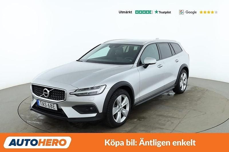 Begagnad Volvo V60 CC Momentum 192 HK (141 kW) 2019 Silver Kombi