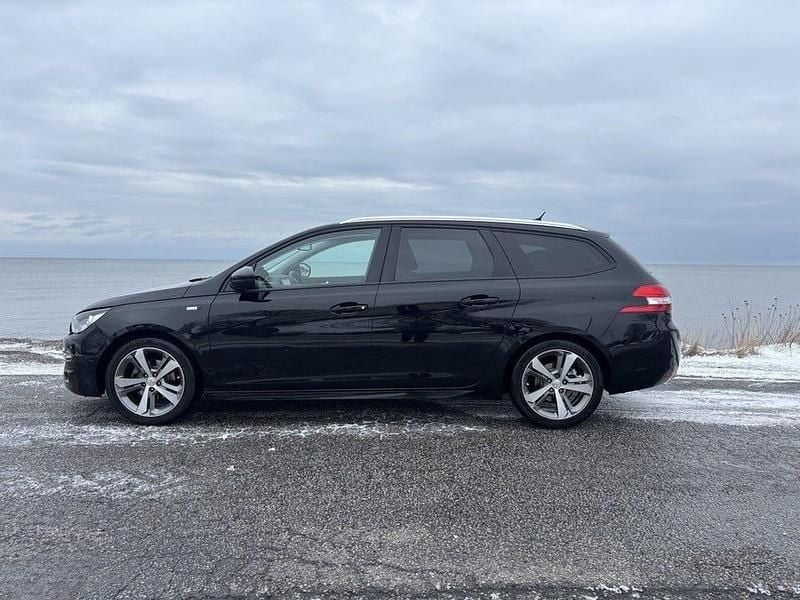 Begagnad Peugeot 308 131 HK (96 kW) 2016 Svart Kombi