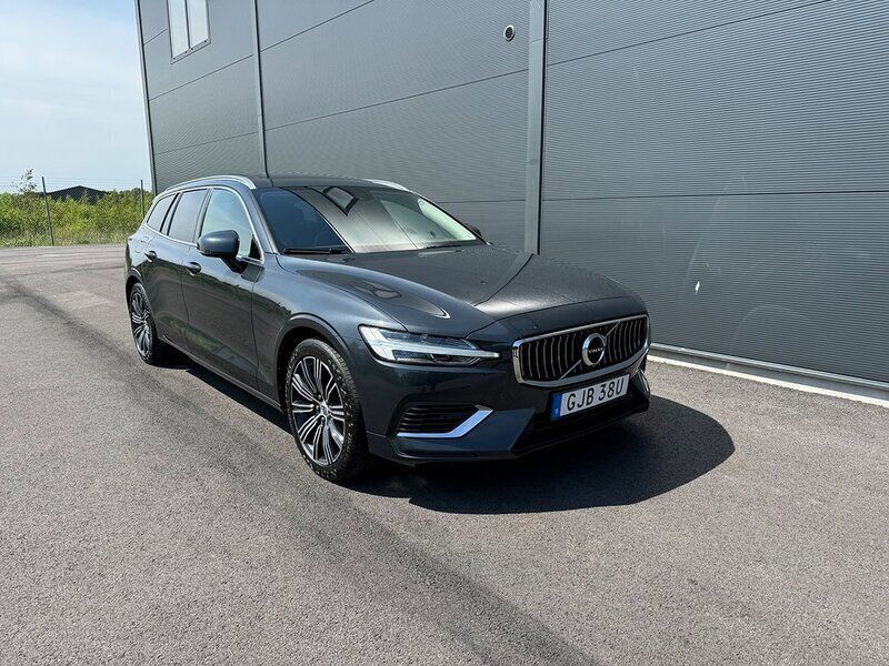 Grå Begagnad 2019 Volvo V60 Inscription Kombi | 289 900 kr (Marknadspris) - Bild 1/4