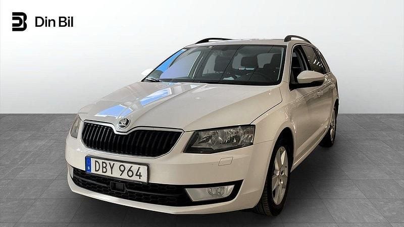 Vit (candy white) Begagnad 2016 Skoda Octavia Kombi | 129 900 kr (Marknadspris) - Bild 1/4