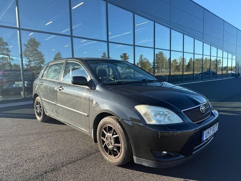 Svart Begagnad 2003 Toyota Corolla Halvkombi | 19 900 kr (Bra pris) - Bild 1/4