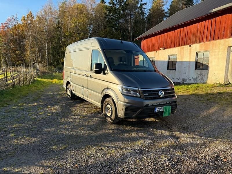 Grå Begagnad 2018 VW Crafter Van | 280 000 kr (Marknadspris) - Bild 1/4
