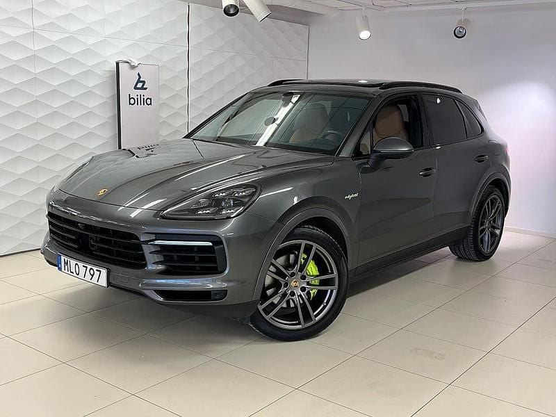 Begagnad Porsche Cayenne 468 HK (344 kW) 2021 Grå SUV