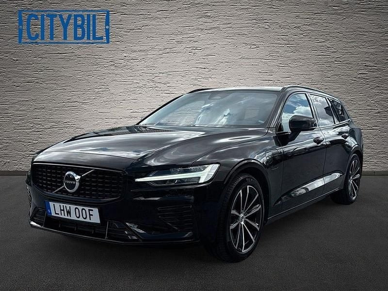 Svart Begagnad 2023 Volvo V60 Plus Kombi | 399 900 kr (Lite dyr) - Bild 1/4
