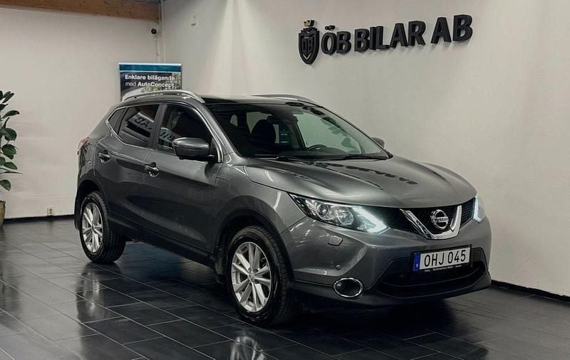 Grå Begagnad 2017 Nissan Qashqai SUV | 109 900 kr (Marknadspris) - Bild 1/4