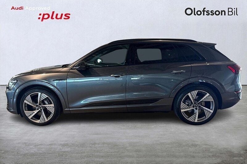 Grå Begagnad 2023 Audi Q8 e-tron S-Line SUV | 759 900 kr (Marknadspris) - Bild 1/2