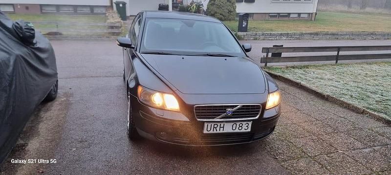 Begagnad 2004 Volvo S40 Sedan | 27 000 kr (Marknadspris) - Bild 1/4