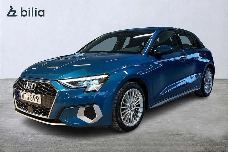 Blå Begagnad 2020 Audi A3 Sportback Halvkombi | 239 900 kr (Marknadspris) - Bild 1/4