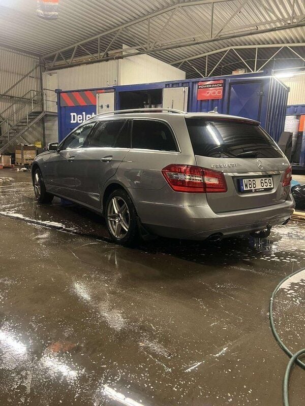 Silver Begagnad 2011 Mercedes E350 Kombi | 114 900 kr (Marknadspris) - Bild 1/4