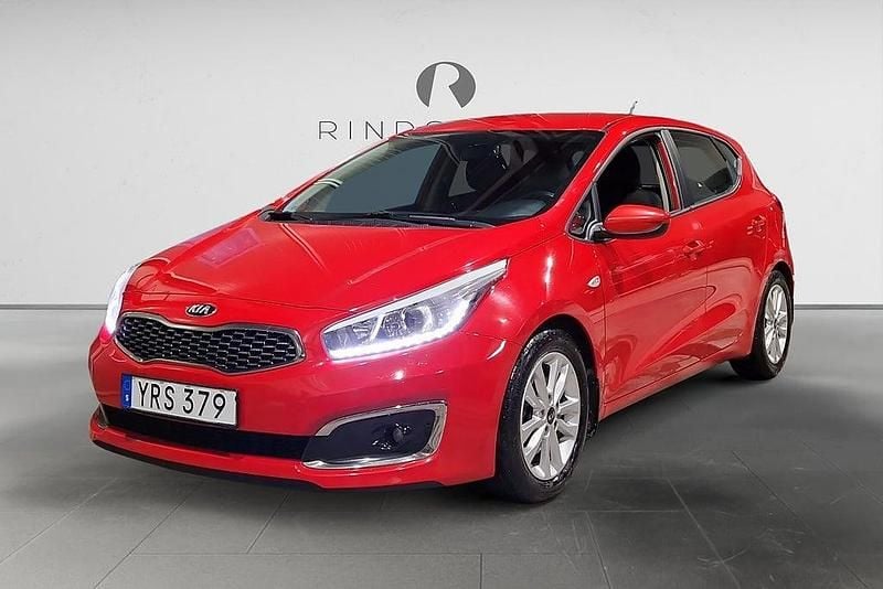 Röd Begagnad 2017 Kia Ceed Halvkombi | 89 900 kr (Lite dyr) - Bild 1/3