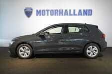 Grå Begagnad 2022 VW Golf VIII Life Halvkombi | 204 900 kr (Marknadspris) - Bild 1/4
