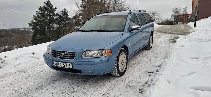 Begagnad 2004 Volvo V70 Kombi | 25 900 kr (Marknadspris) - Bild 1/4