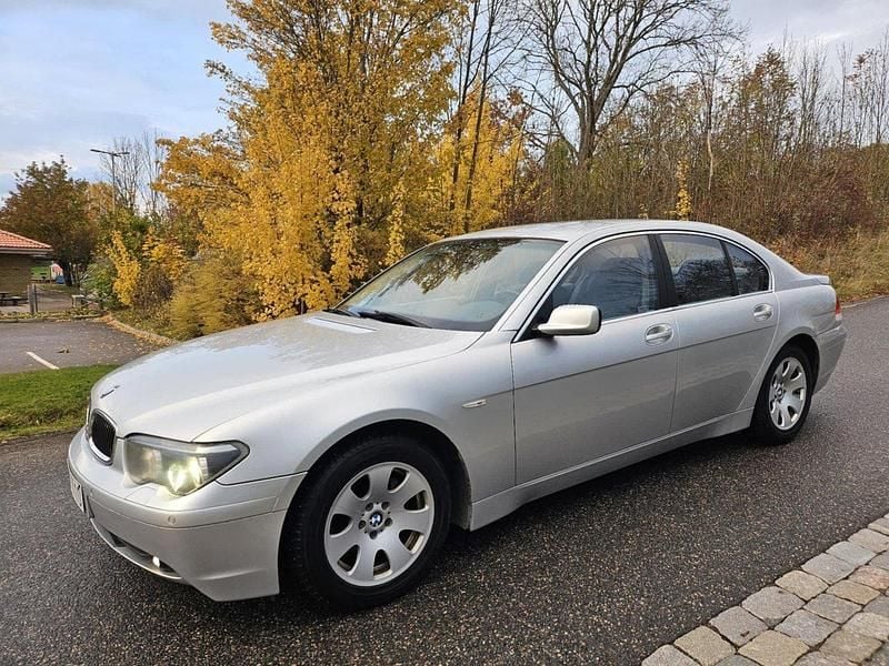 Grå Begagnad 2003 BMW 735 Sedan | 35 000 kr - Bild 1/4