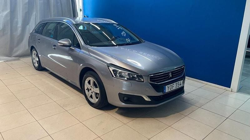 Grå Begagnad 2017 Peugeot 508 Kombi | 109 900 kr (Marknadspris) - Bild 1/4