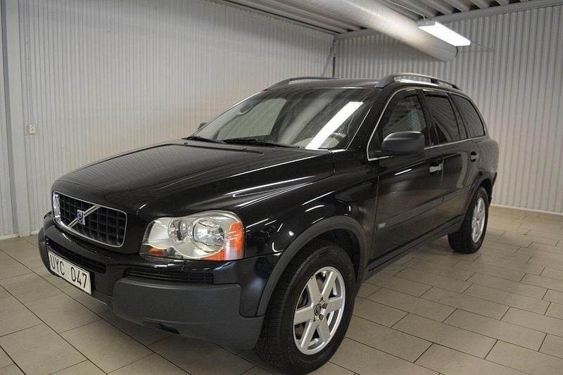 Svart Begagnad 2004 Volvo XC90 Standard SUV | 59 000 kr (Marknadspris) - Bild 1/4
