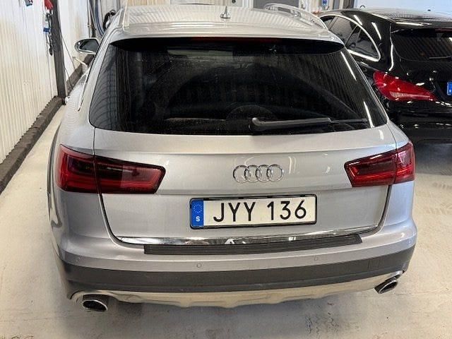 Begagnad Audi A6 Allroad 218 HK (160 kW) 2015 Silver Kombi