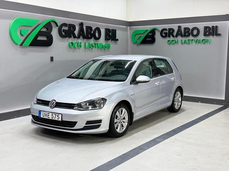 Silver Begagnad 2014 VW Golf VII Halvkombi | 99 900 kr (Lite dyr) - Bild 1/4