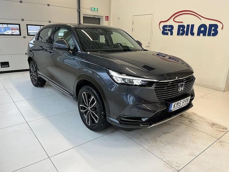 Mörkgrå Begagnad 2022 Honda HR-V Advance SUV | 289 900 kr (Marknadspris) - Bild 1/4