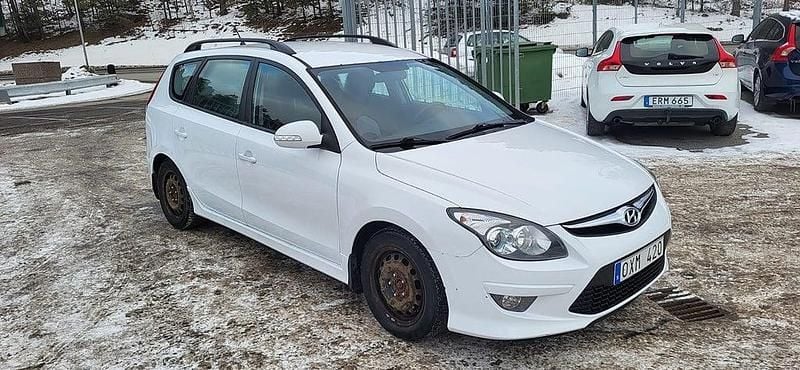 Begagnad Hyundai i30 126 HK (92 kW) 2010 Vit Kombi
