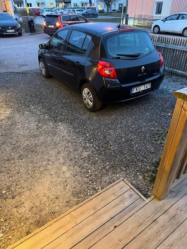 Begagnad 2007 Renault Clio R.S. Halvkombi | 14 900 kr (Marknadspris) - Bild 1/1