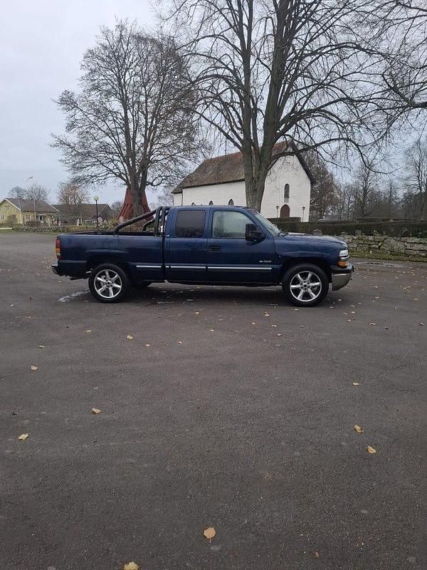 Blå Begagnad 2001 Chevrolet Silverado Pickup | 70 000 kr - Bild 1/4