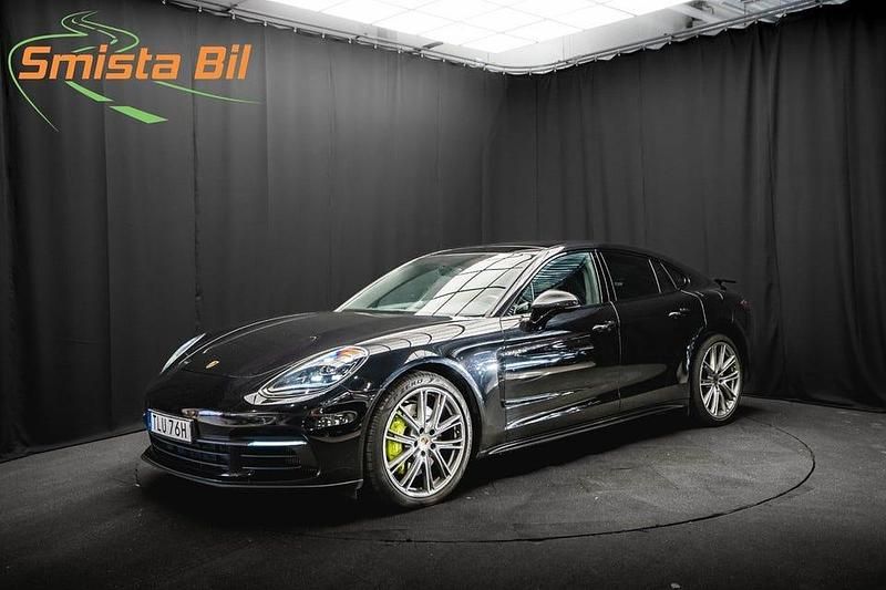 Svart Begagnad 2019 Porsche Panamera 4 Executive Sedan | 648 900 kr (Marknadspris) - Bild 1/3