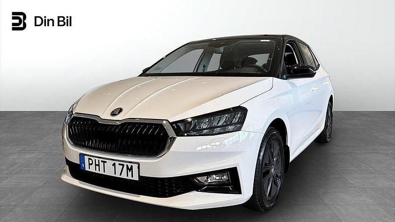 Vit (candy white/black roof) Begagnad 2025 Skoda Fabia Selection Halvkombi | 234 900 kr (Marknadspris) - Bild 1/4