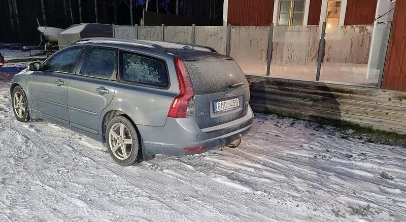 Begagnad 2008 Volvo V50 Momentum Kombi | 6 000 kr (Superpris) - Bild 1/1