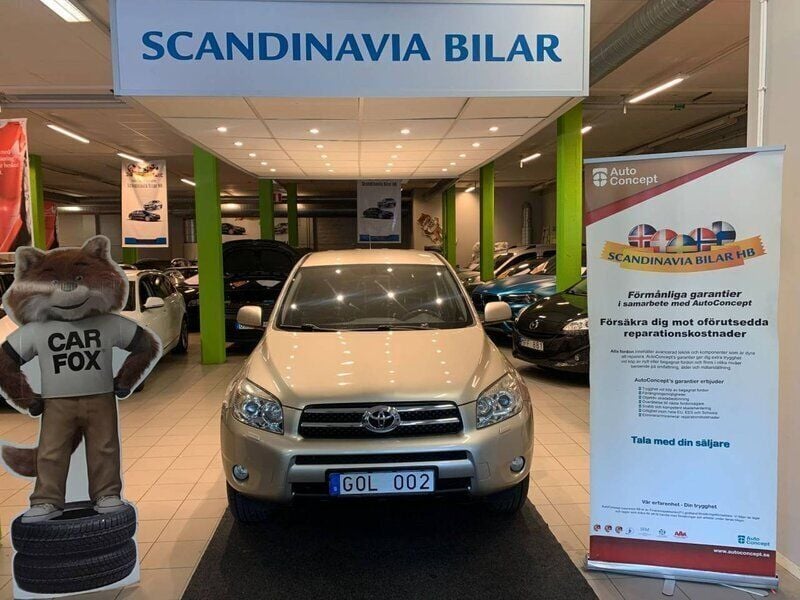 Ljusbrun (brun) Begagnad 2008 Toyota RAV4 SUV | 94 900 kr (Marknadspris) - Bild 1/4