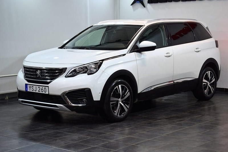 Begagnad Peugeot 5008 120 HK (88 kW) 2017 Vit SUV