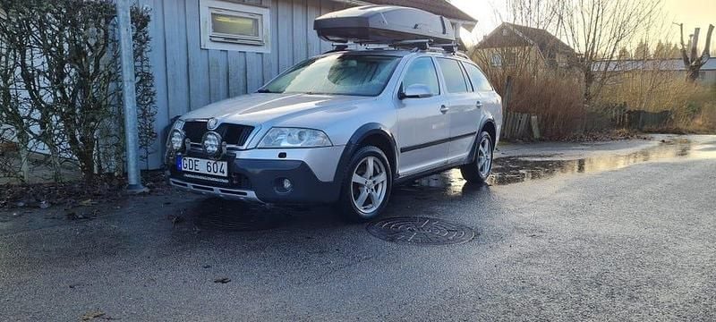 Begagnad 2008 Skoda Octavia Scout Kombi | 21 000 kr - Bild 1/2